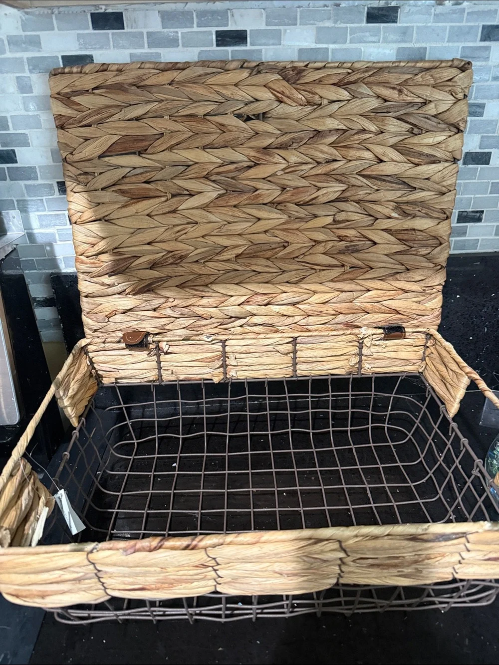 Woven Seagrass Storage Basket with Lid - Natural Brown - 16” x 12x